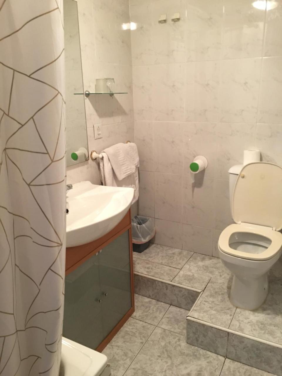 Hostal Hilton Burgos Bagian luar foto